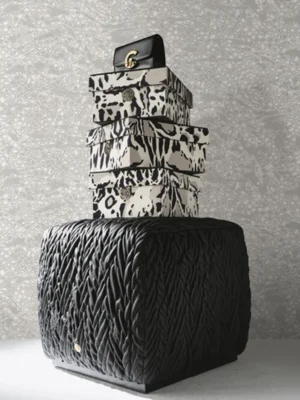 A refined Roberto Cavalli Volume 8 wallpaper featuring subtle silver-grey tones and a delicate textured pattern for sophisticated interiors.